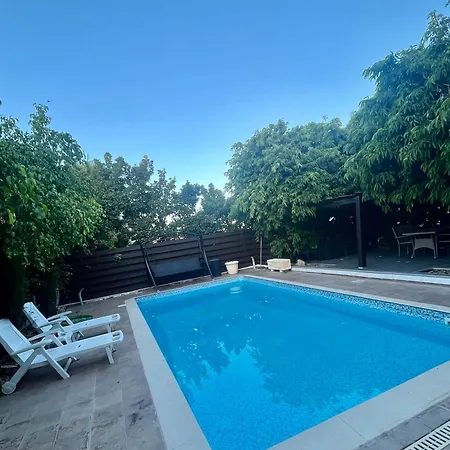 A Detached Floor Villa Parekklisia Exterior photo