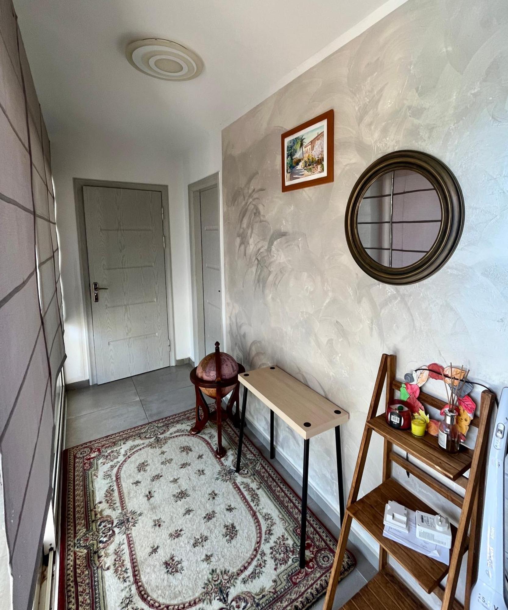A Detached Floor Parekklisia